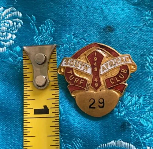 1948-1949 South African Turf Club # 29 Red   Gold Tone Enamel Cameo Pin Badge