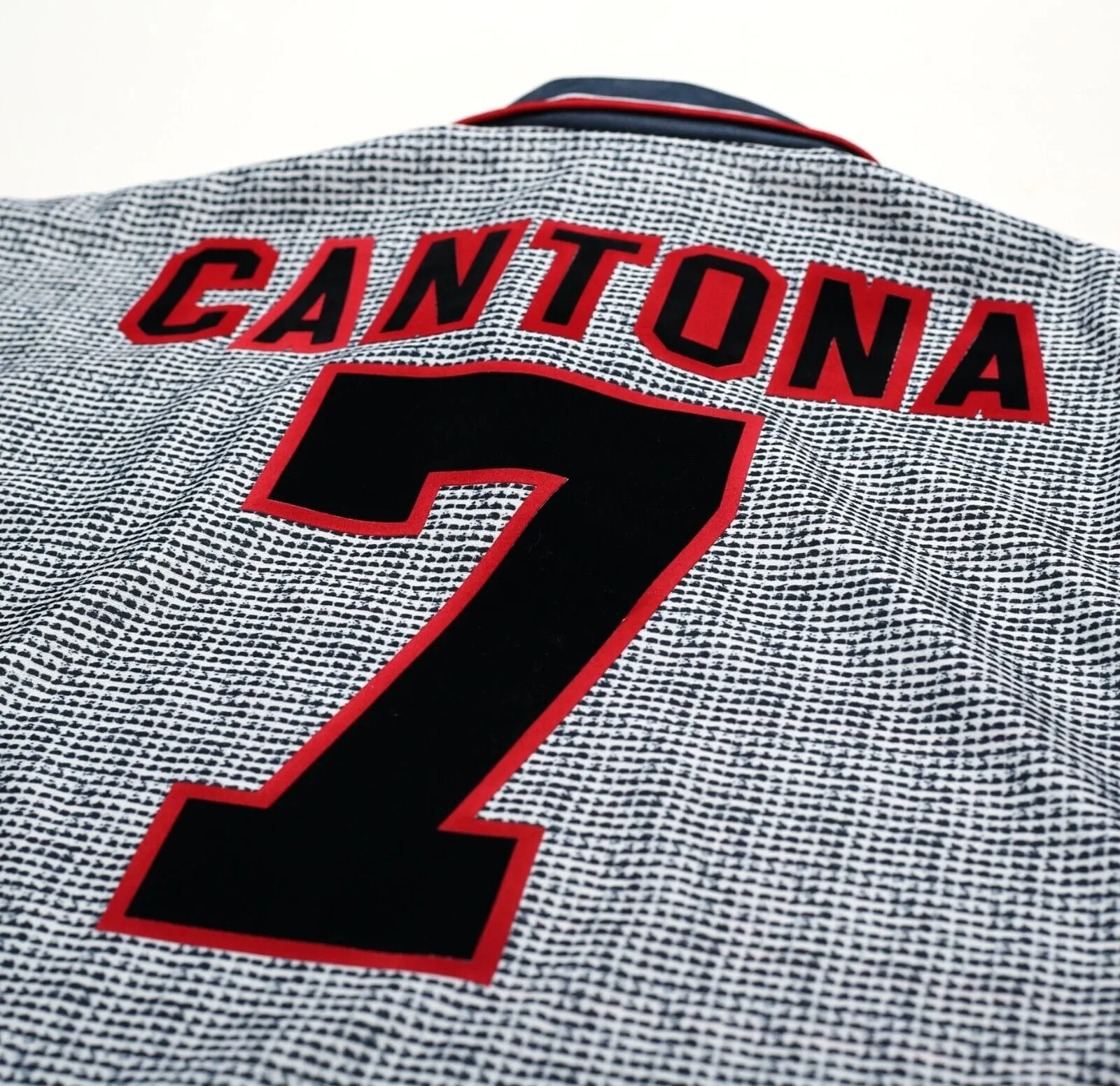 1995/96 CANTONA #7 Manchester United Vintage Umbro Away Football Shirt (M/L)