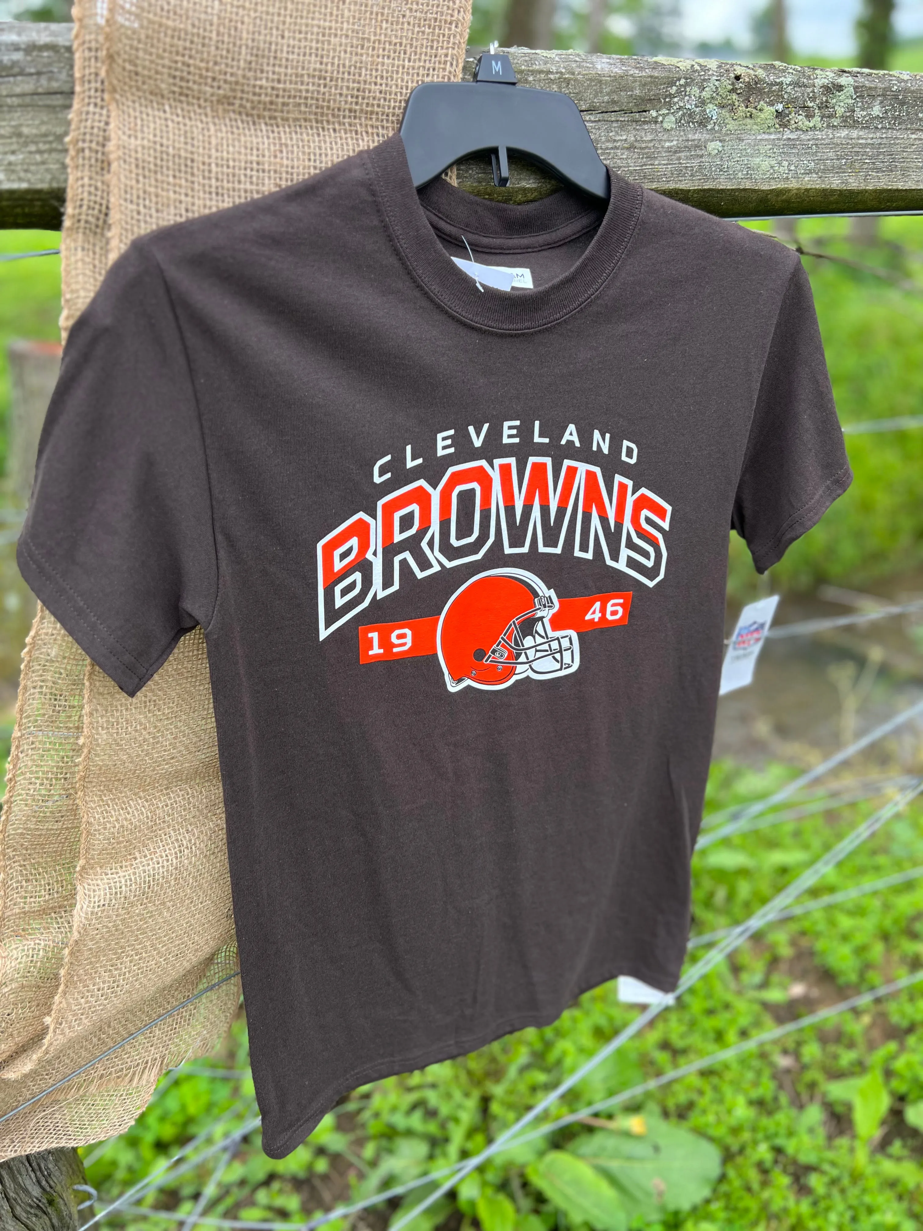 NFL Cleveland Browns 1946w/helmet NEW adult size Medium